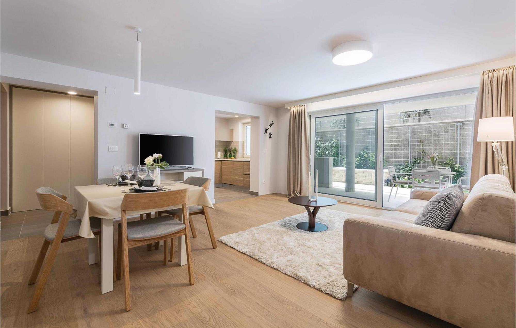 Nice Apartment In Plomin With Jacuzzi Zewnętrze zdjęcie