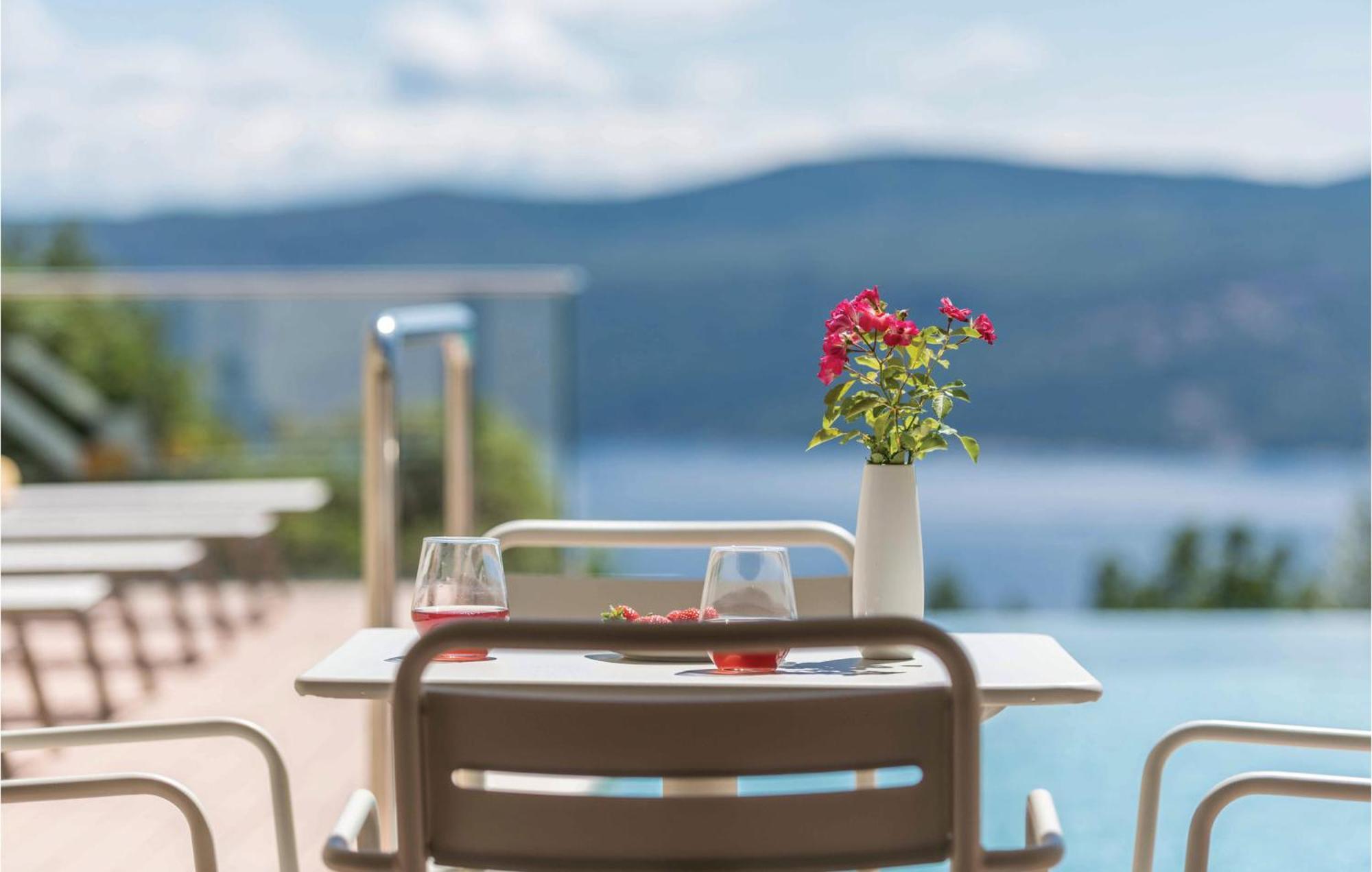 Nice Apartment In Plomin With Jacuzzi Zewnętrze zdjęcie